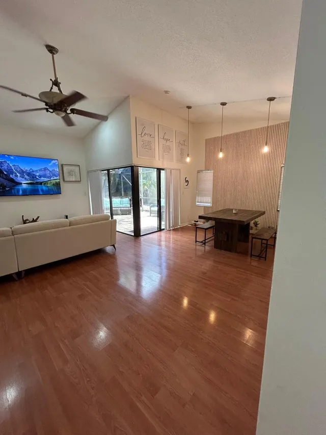 Residence photo 11