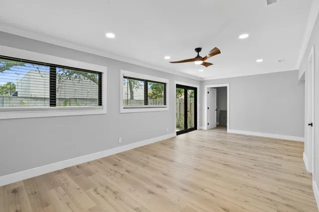 Residence photo 17