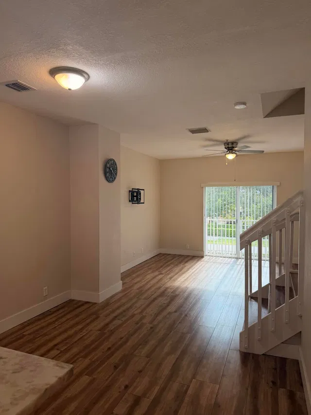 Unit 1507 photo 3