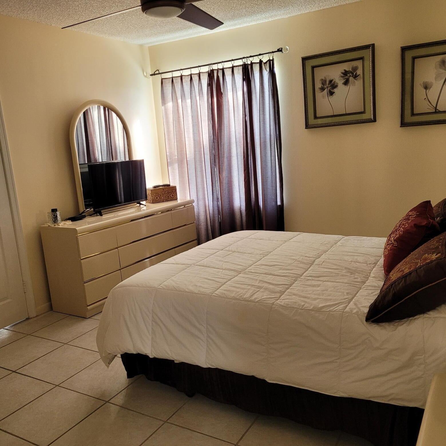 Unit 106 photo 7