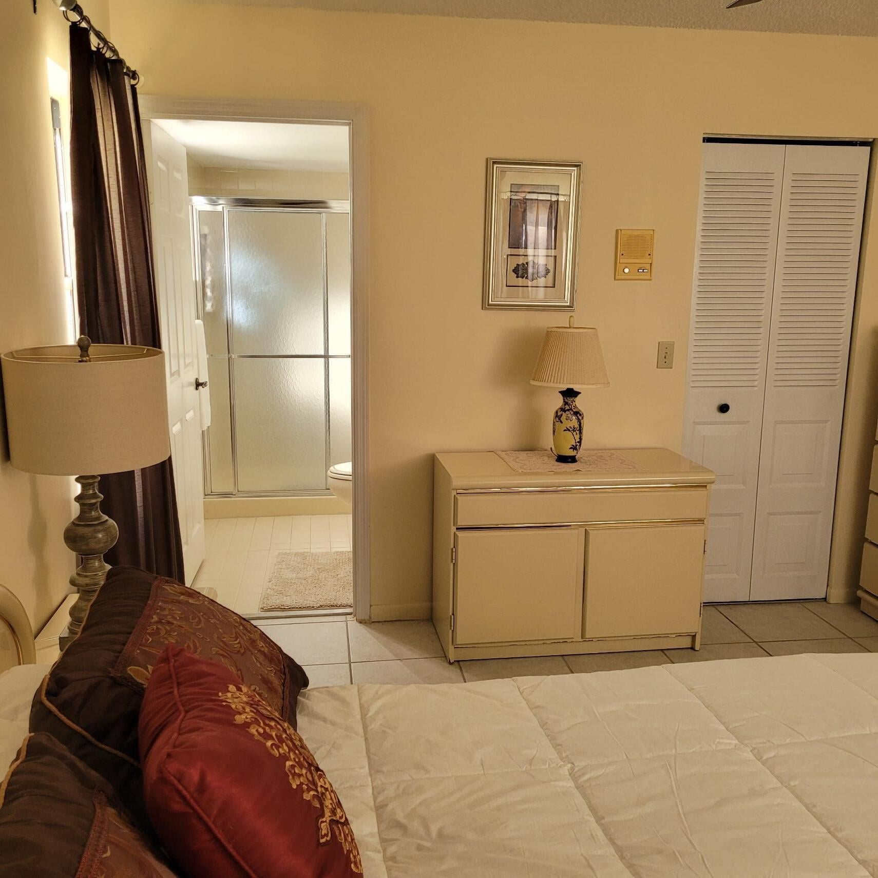 Unit 106 photo 8