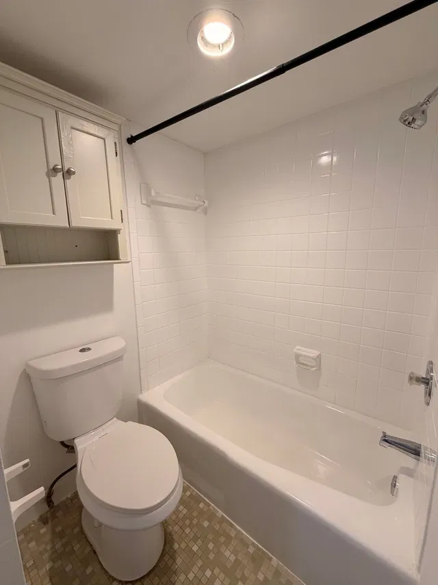 Unit 0110 photo 12