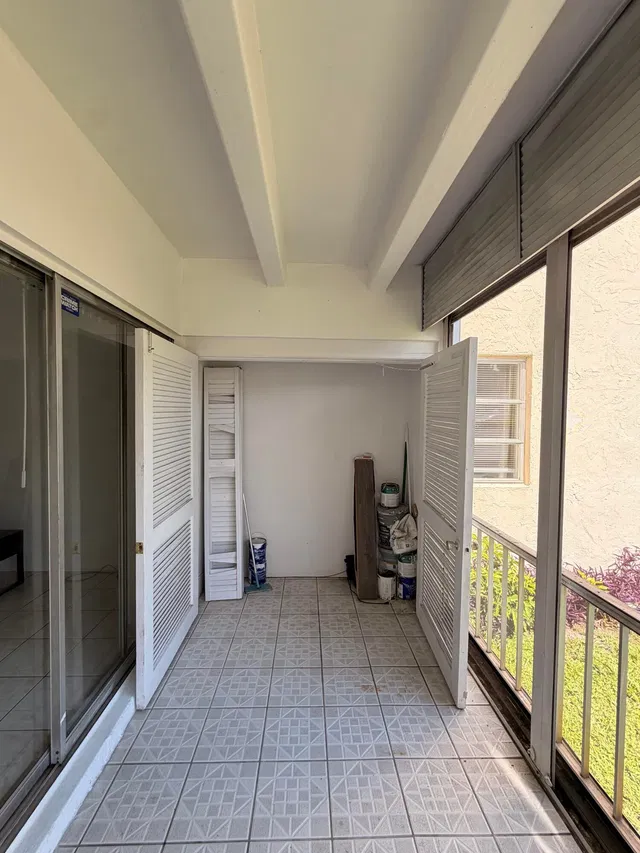 Unit 0110 photo 20