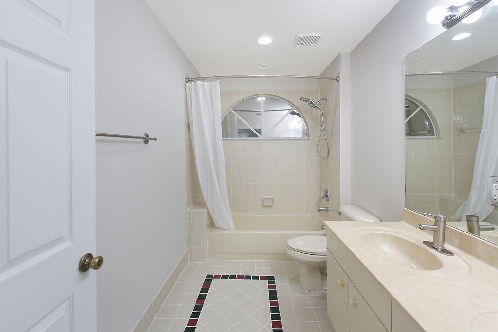 Residence photo 17