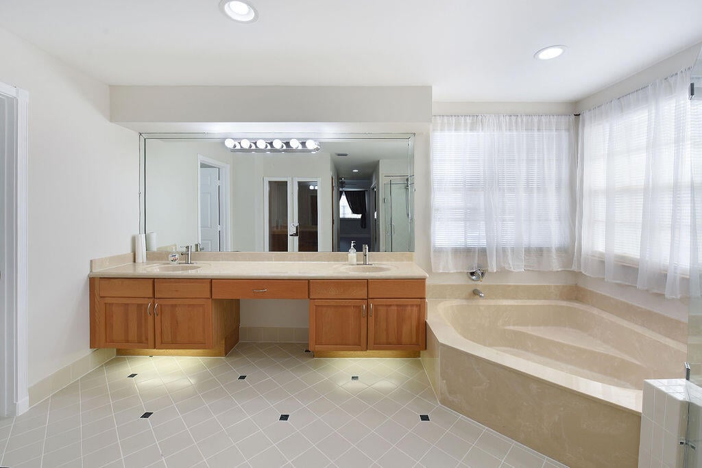 Residence photo 41