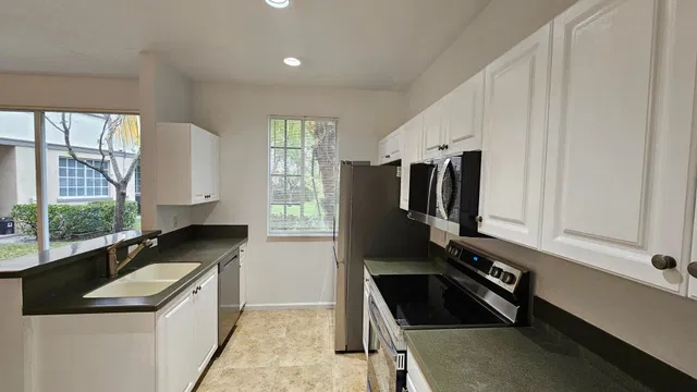 Residence photo 6