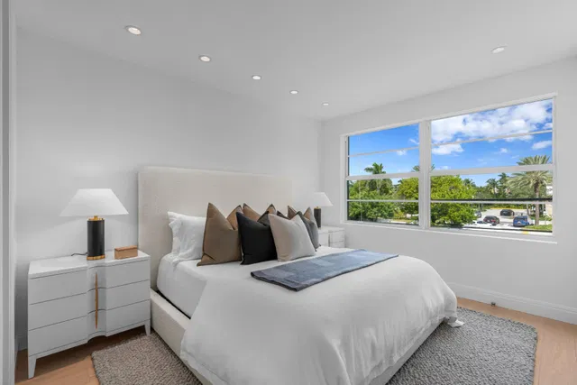 In-Town Palm Beach Unit 2nd floor photo 34