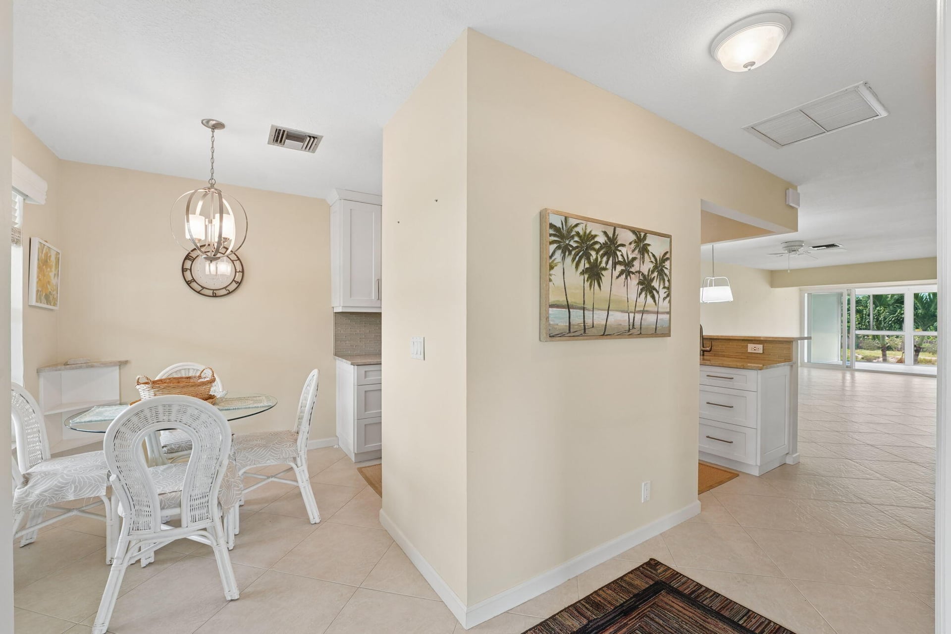 Unit 204 photo 4