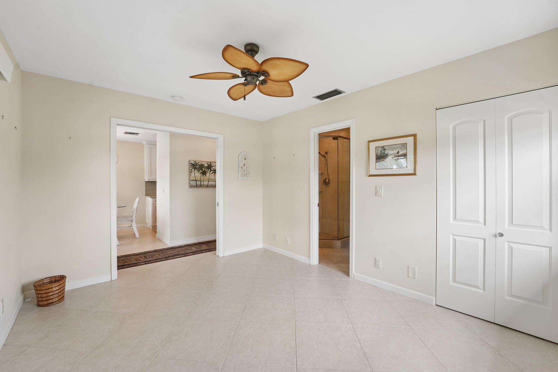 Unit 204 photo 24