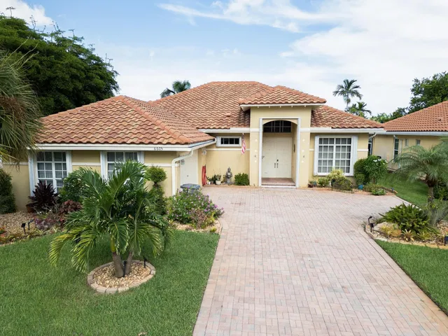 Residence photo 2
