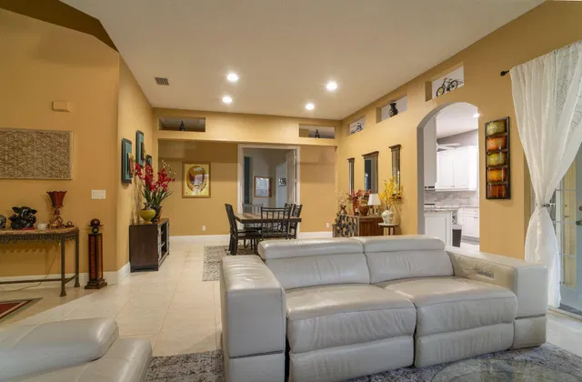 Residence photo 5