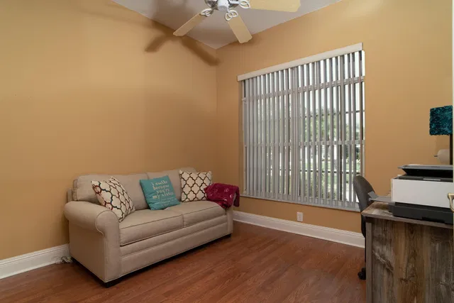 Residence photo 6