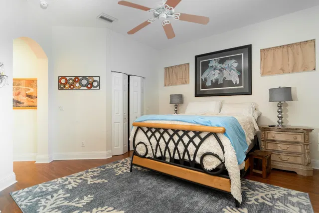 Residence photo 12