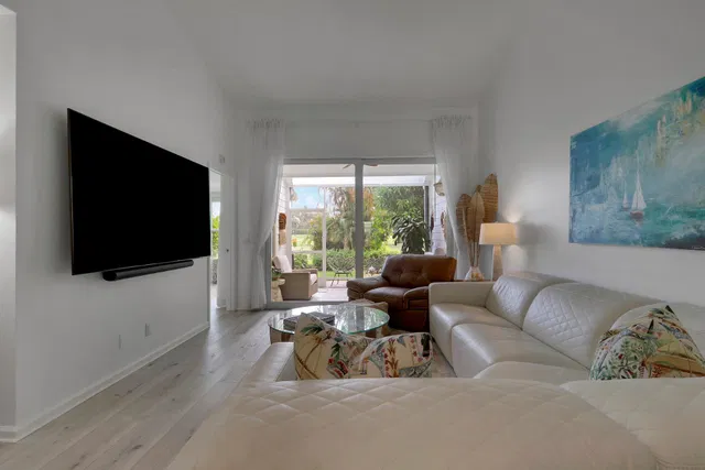 Residence photo 20