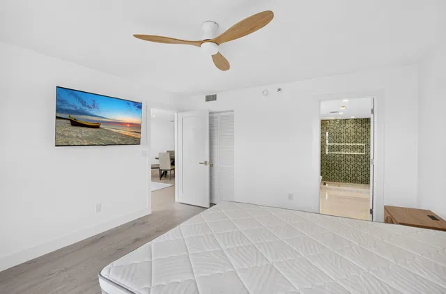 Unit 421 photo 25
