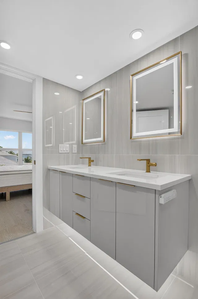 Unit 421 photo 26