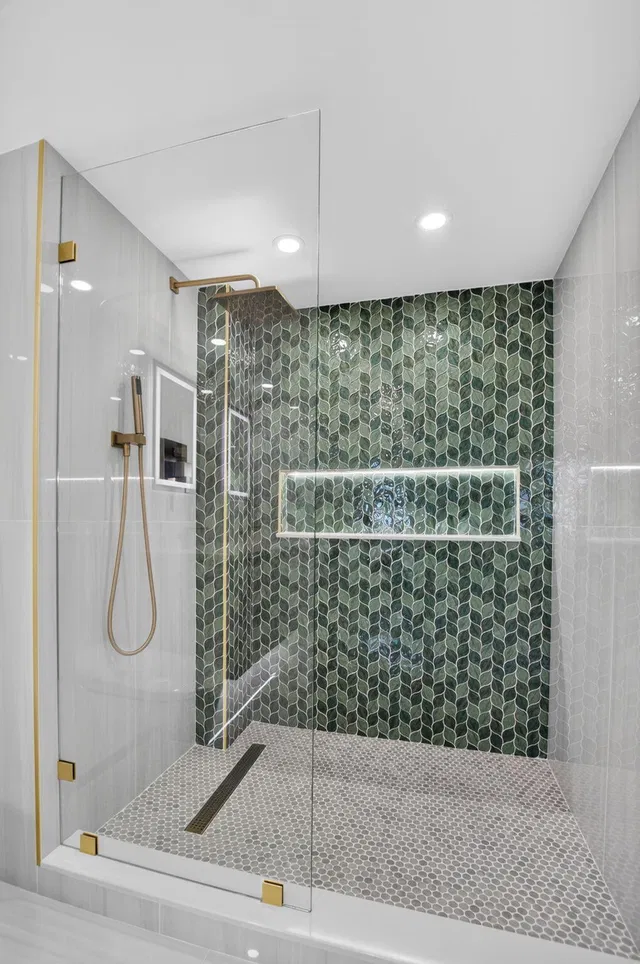Unit 421 photo 27