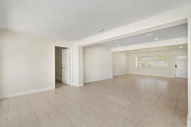 Residence photo 8