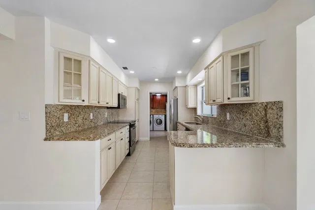 Residence photo 14