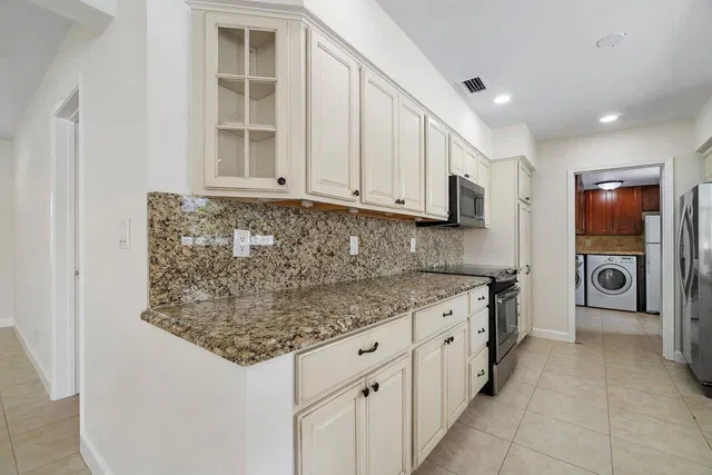 Residence photo 15