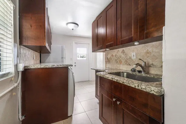 Residence photo 18
