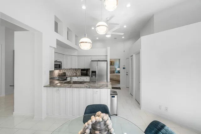  Residence photo 11