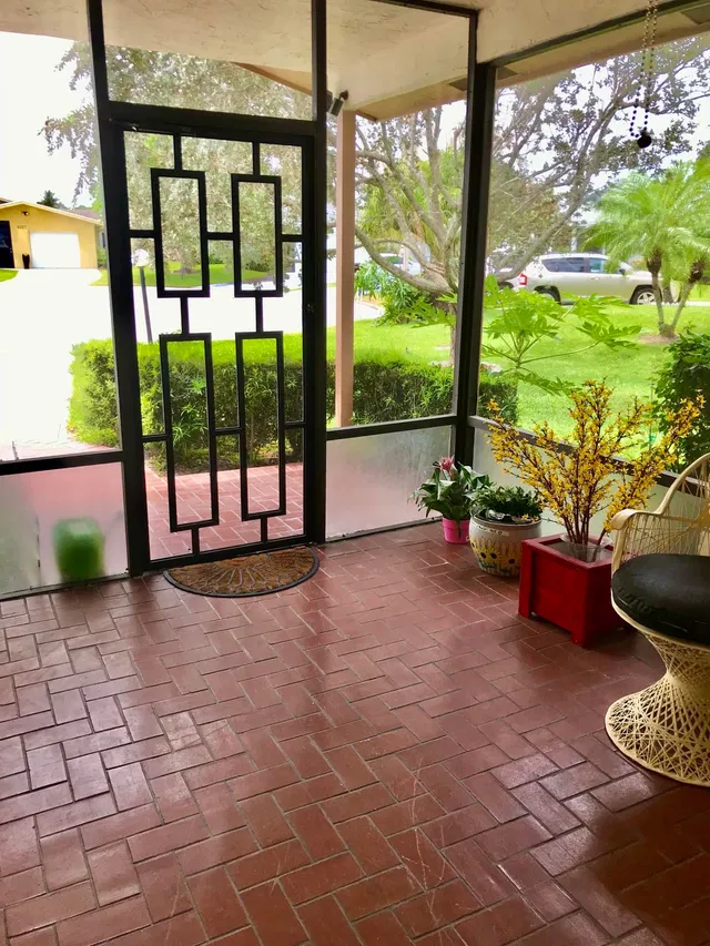 Residence photo 2