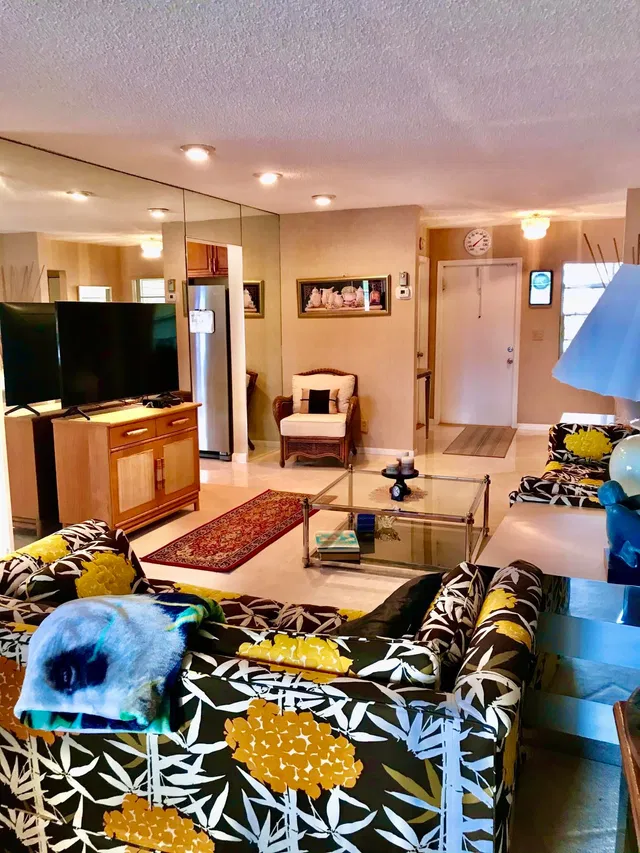 Residence photo 6
