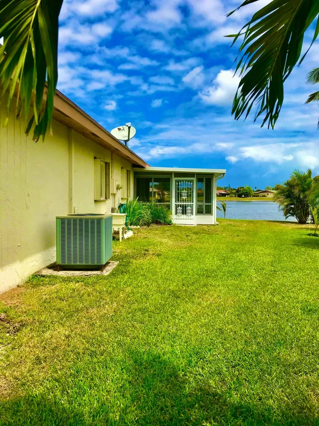 Residence photo 17