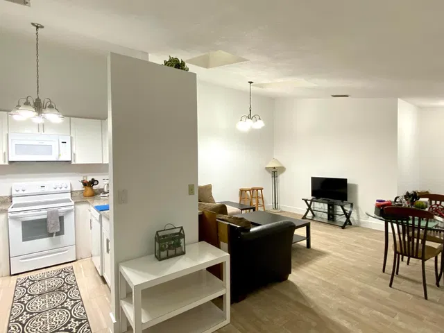 Residence photo 3