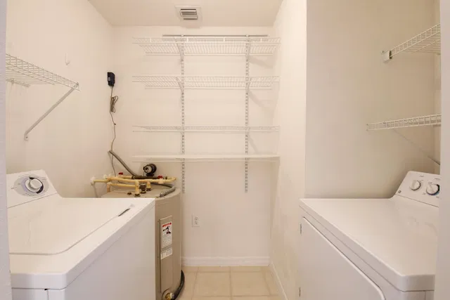Unit 304 photo 11