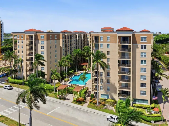 Flagler Pointe Unit 419 photo 4