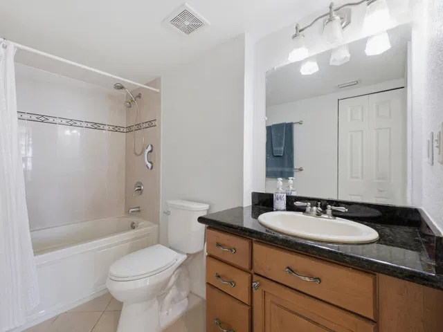Flagler Pointe Unit 419 photo 21