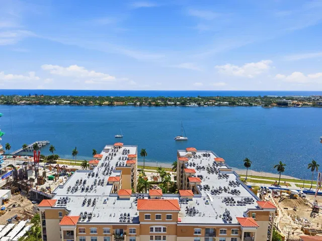 Flagler Pointe Unit 419 photo 24