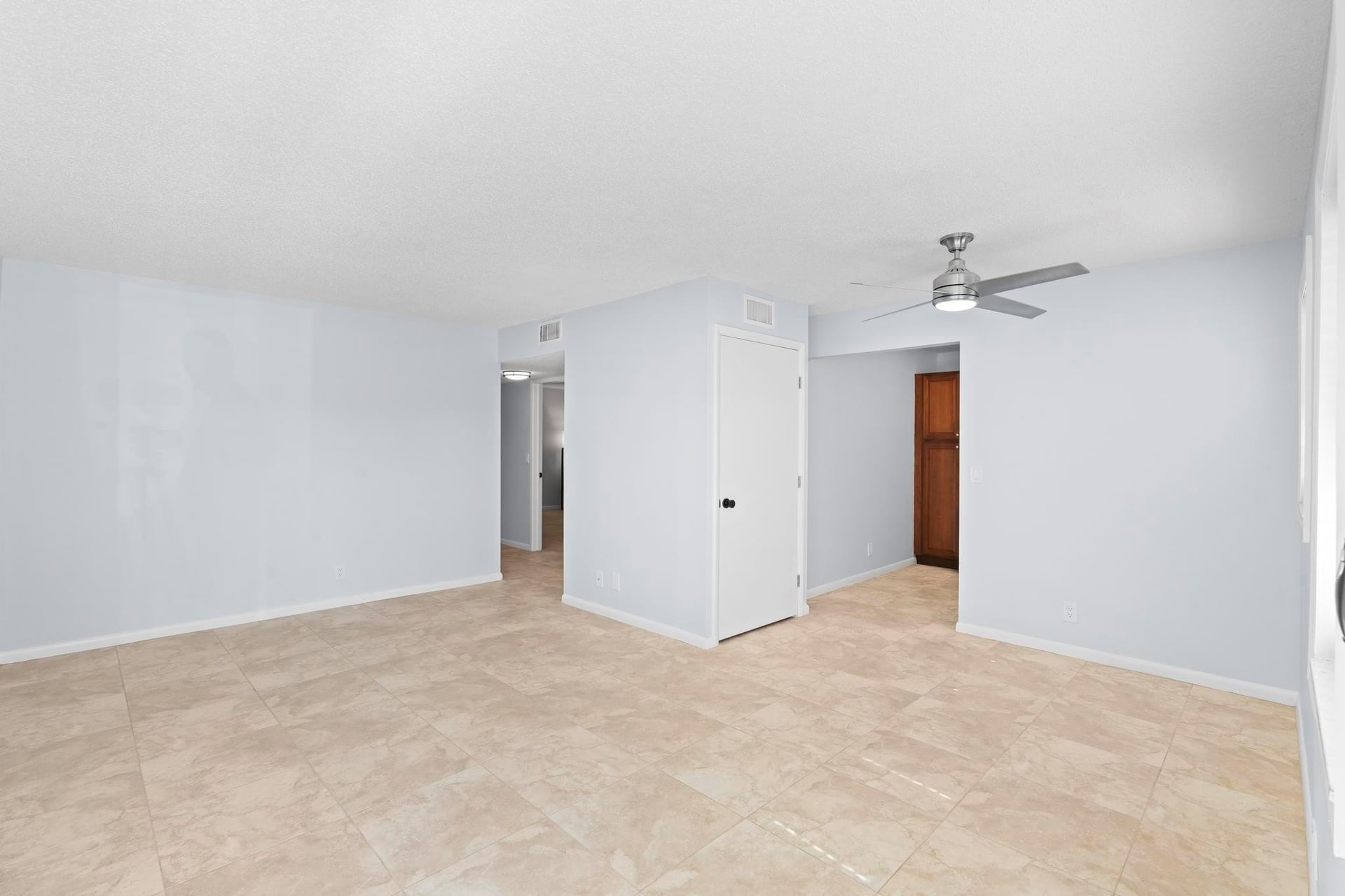 Unit 103 photo 4