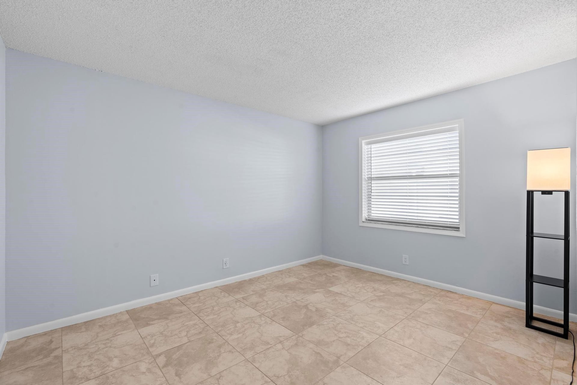 Unit 103 photo 11