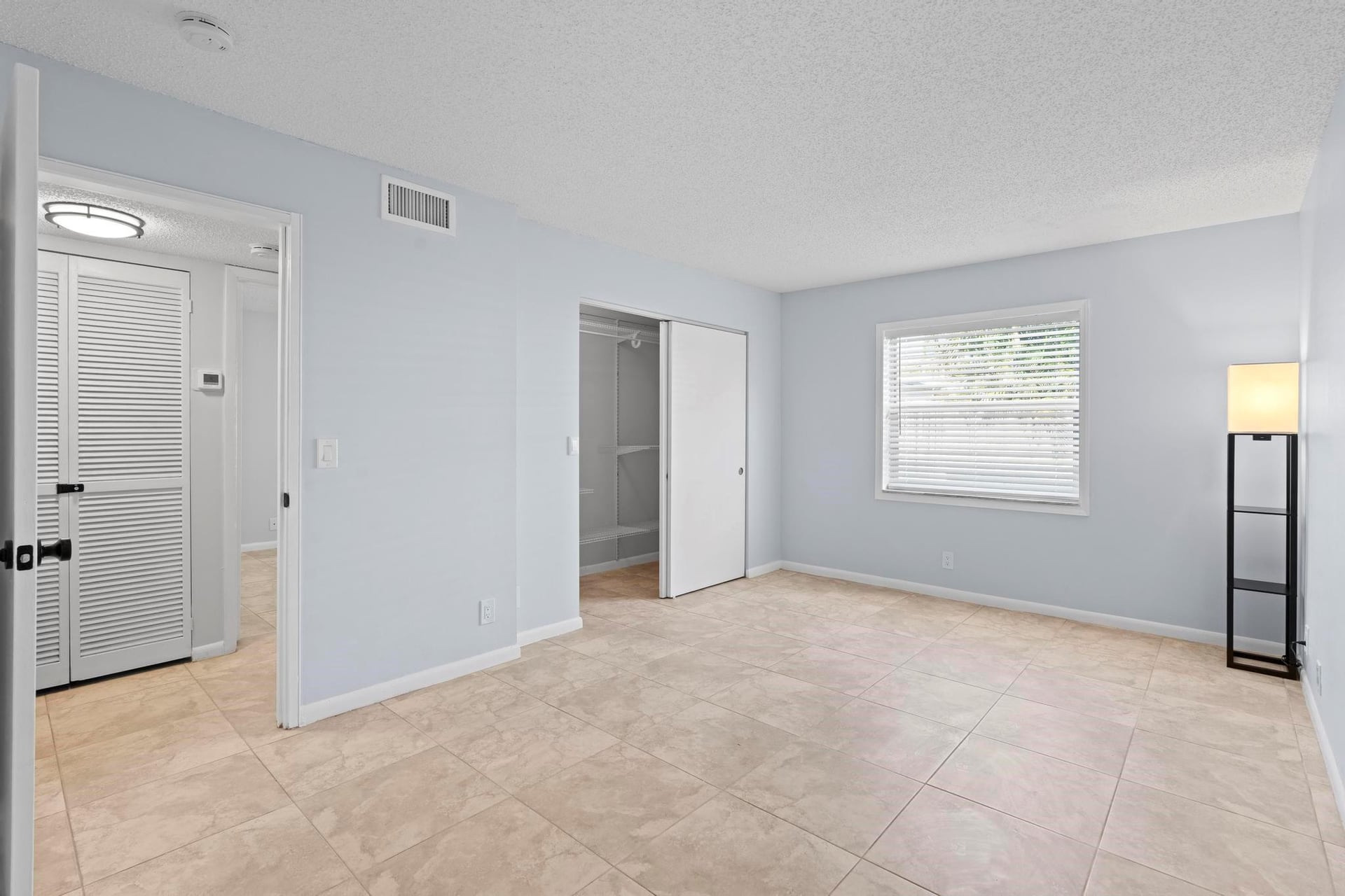 Unit 103 photo 16