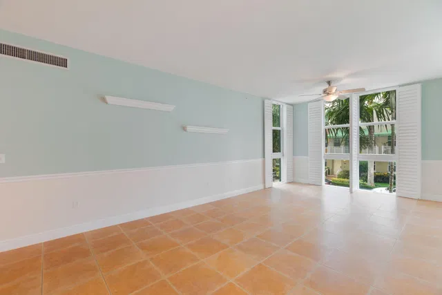 Windward Bay Lantana Unit 211 photo 2