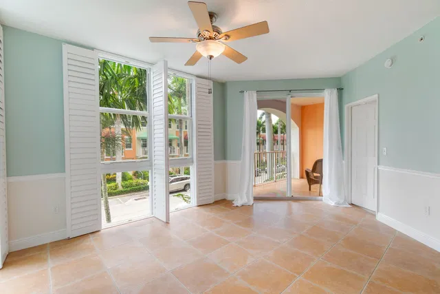Windward Bay Lantana Unit 211 photo 4