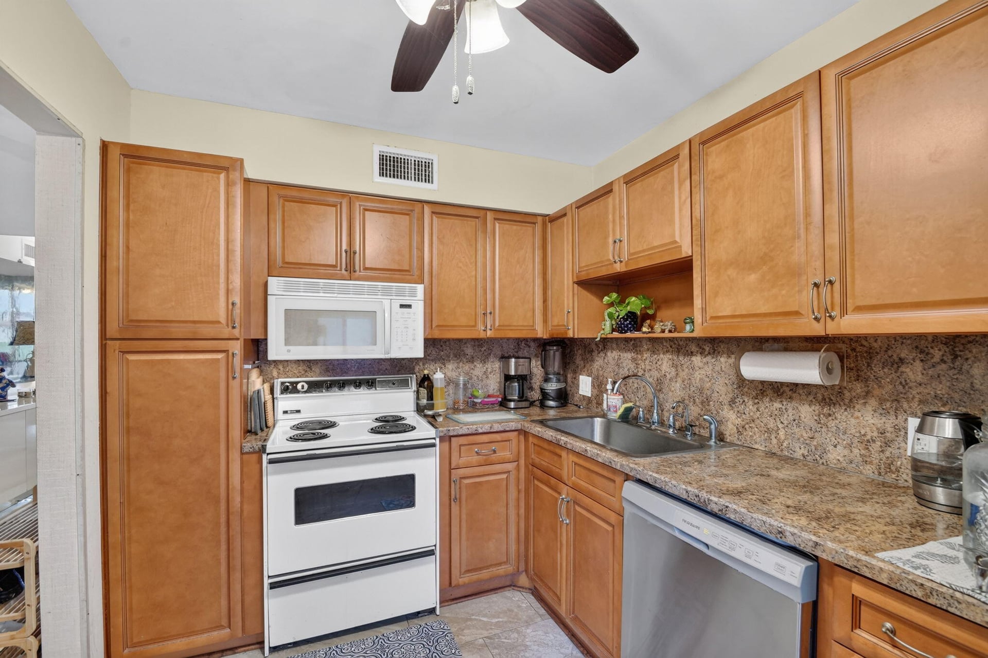  Unit 103 photo 6