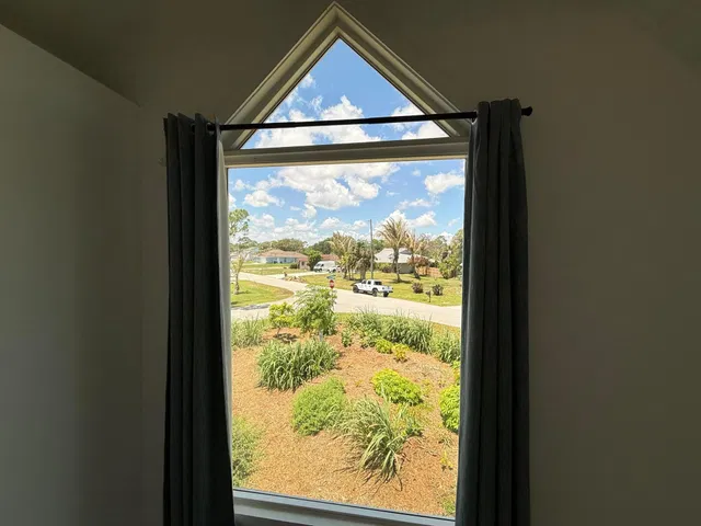 Unit A photo 26