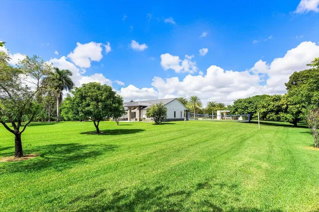 Homeland Residence photo 39