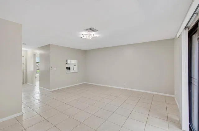 Unit C photo 2
