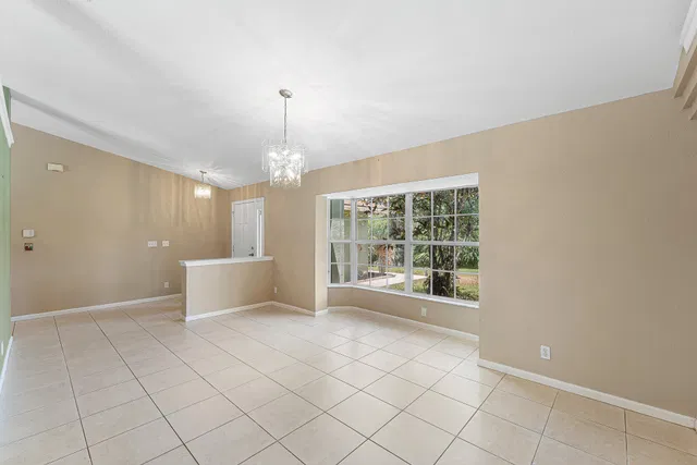  Residence photo 4