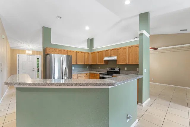  Residence photo 9