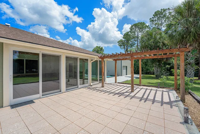  Residence photo 17