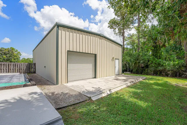  Residence photo 18