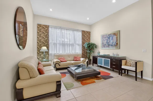 Residence photo 11