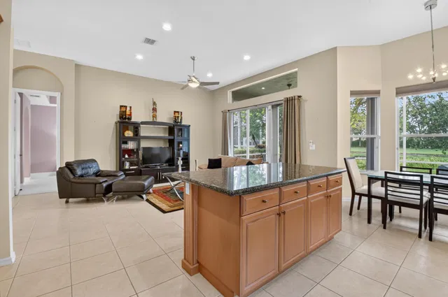 Residence photo 26