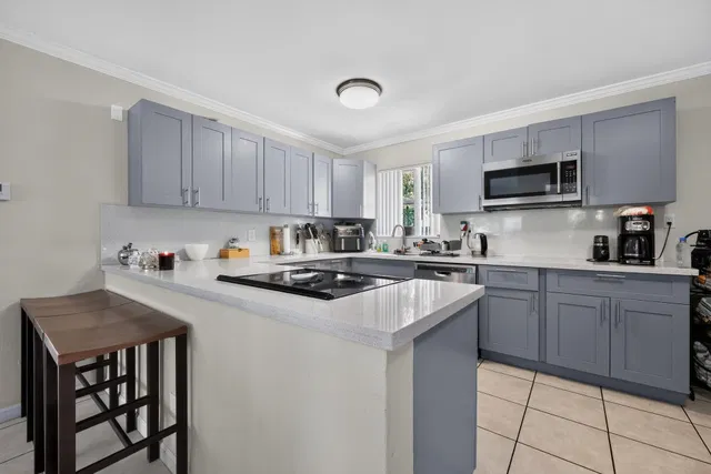  Residence photo 4